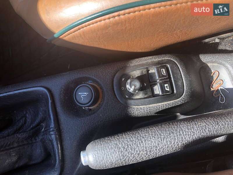 Хэтчбек Peugeot 206 2003 в Зборове