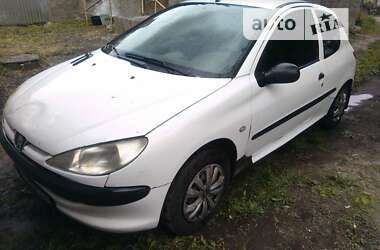 Хэтчбек Peugeot 206 2002 в 