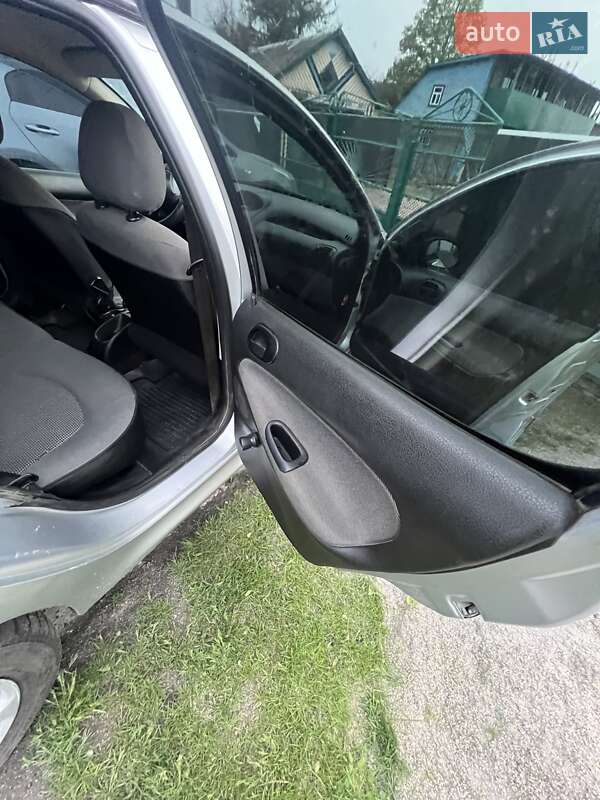 Седан Peugeot 206 2007 в Кагарлику