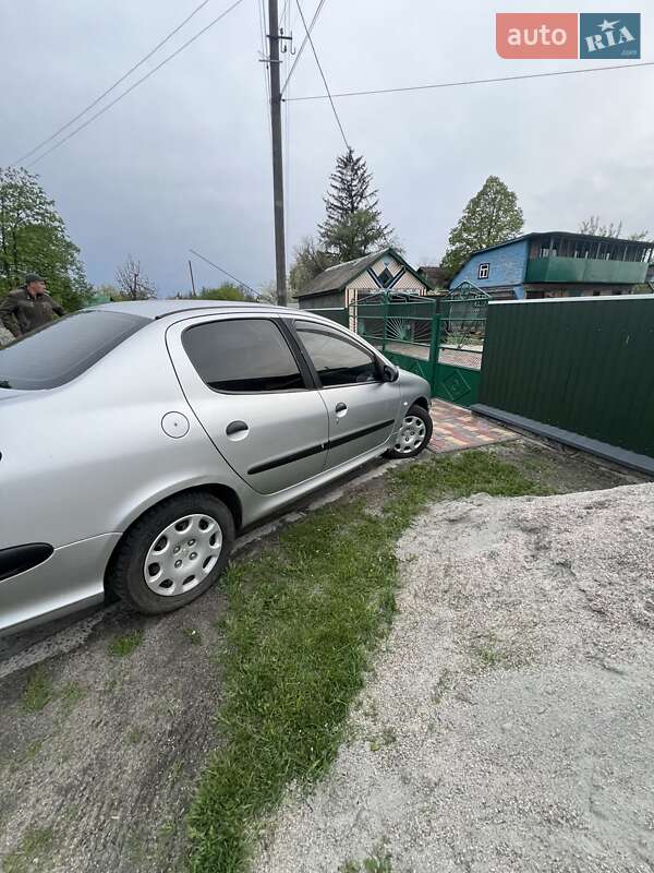 Седан Peugeot 206 2007 в Кагарлику