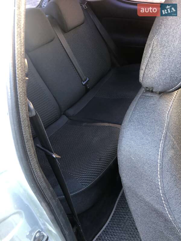 Хетчбек Peugeot 206 2002 в Тернополі