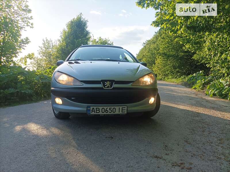 Хетчбек Peugeot 206 2001 в Вінниці