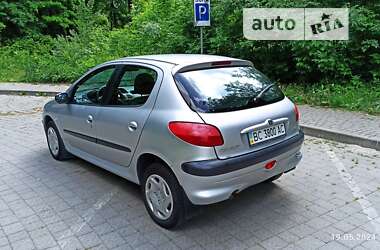 Хетчбек Peugeot 206 2002 в Львові