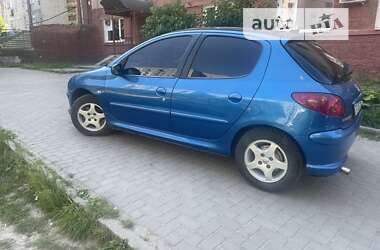 Хэтчбек Peugeot 206 2006 в Умани