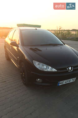 Хэтчбек Peugeot 206 2007 в 