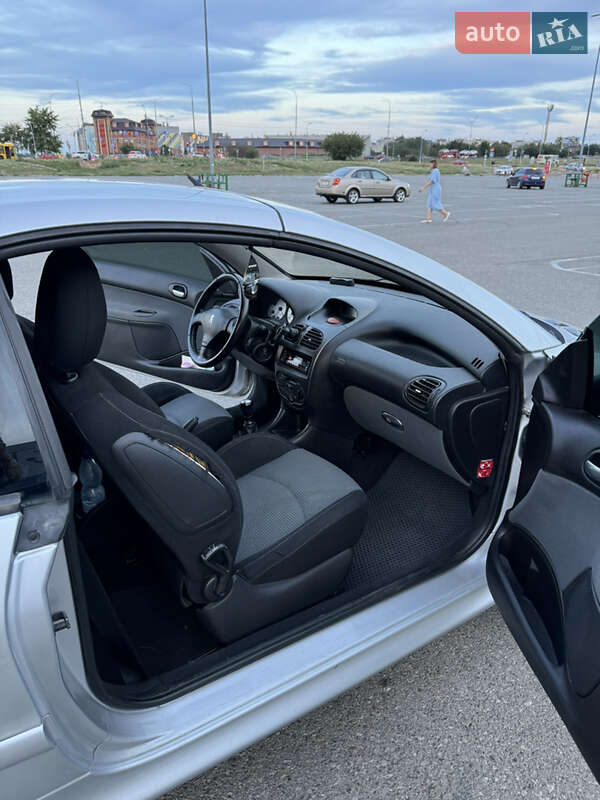 Кабриолет Peugeot 206 2003 в Киеве фото 14 Кабриолет Peugeot 206 2003 в Киеве