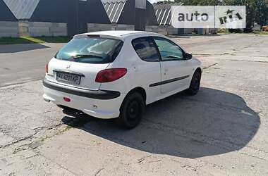 Хэтчбек Peugeot 206 2004 в Киеве