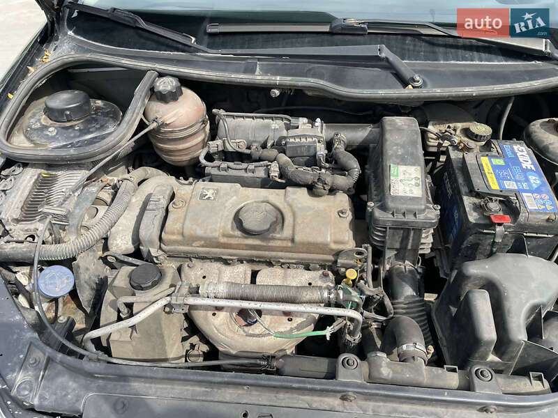 Хетчбек Peugeot 206 2008 в Києві