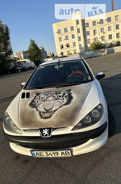 Хэтчбек Peugeot 206 2008 в Киеве