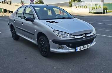 Хетчбек Peugeot 206 2007 в Києві