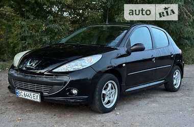 Хэтчбек Peugeot 206 2011 в Львове