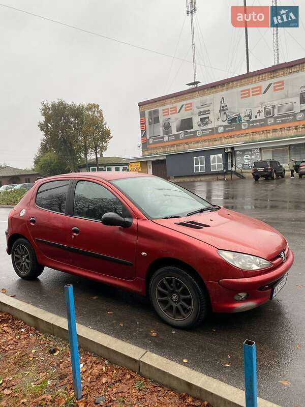 Хэтчбек Peugeot 206 2005 в Новгород-Северском