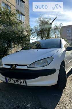 Хэтчбек Peugeot 206 2003 в Киеве