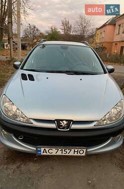 Хэтчбек Peugeot 206 2002 в Млинове