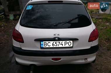 Хэтчбек Peugeot 206 2002 в 