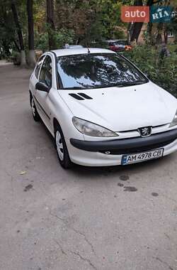 Хетчбек Peugeot 206 2002 в Житомирі