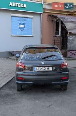 Хэтчбек Peugeot 206 2011 в Ивано-Франковске