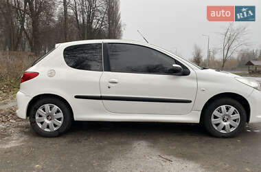 Хэтчбек Peugeot 206 2009 в 