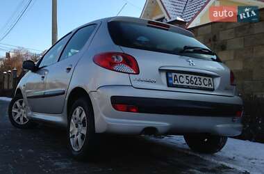 Хэтчбек Peugeot 206 2011 в Луцке