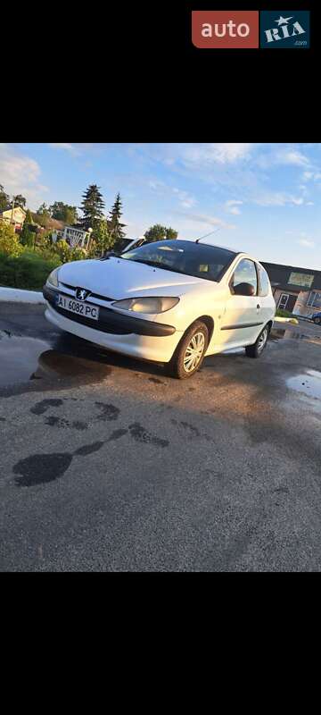 Хетчбек Peugeot 206 2002 в Борисполі