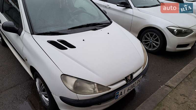 Хетчбек Peugeot 206 2002 в Борисполі
