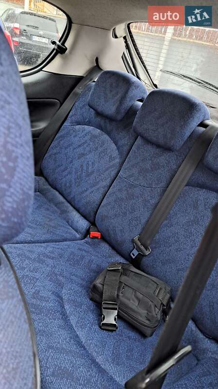 Хетчбек Peugeot 206 2002 в Борисполі