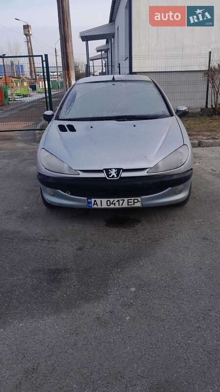 Хэтчбек Peugeot 206 2002 в Гостомеле