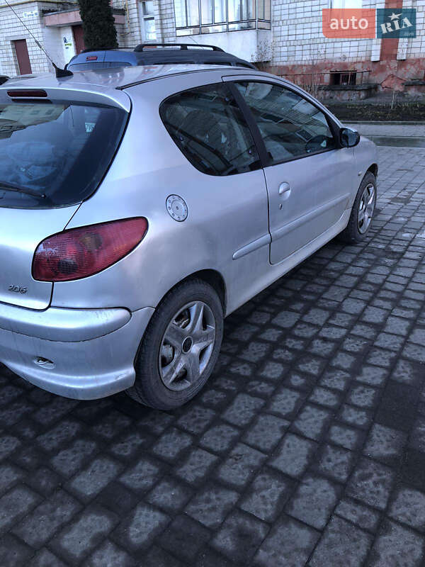 Хетчбек Peugeot 206 2004 в Львові