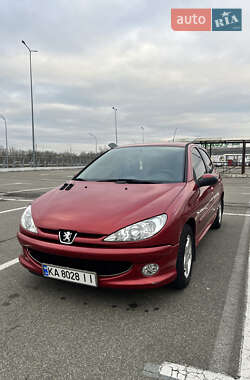 Хэтчбек Peugeot 206 2005 в Киеве