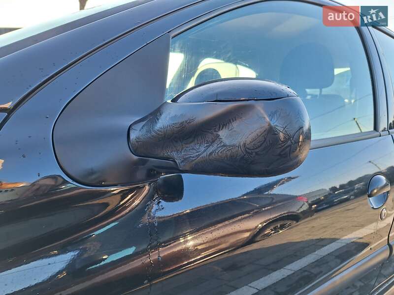 Хетчбек Peugeot 206 2011 в Луцьку