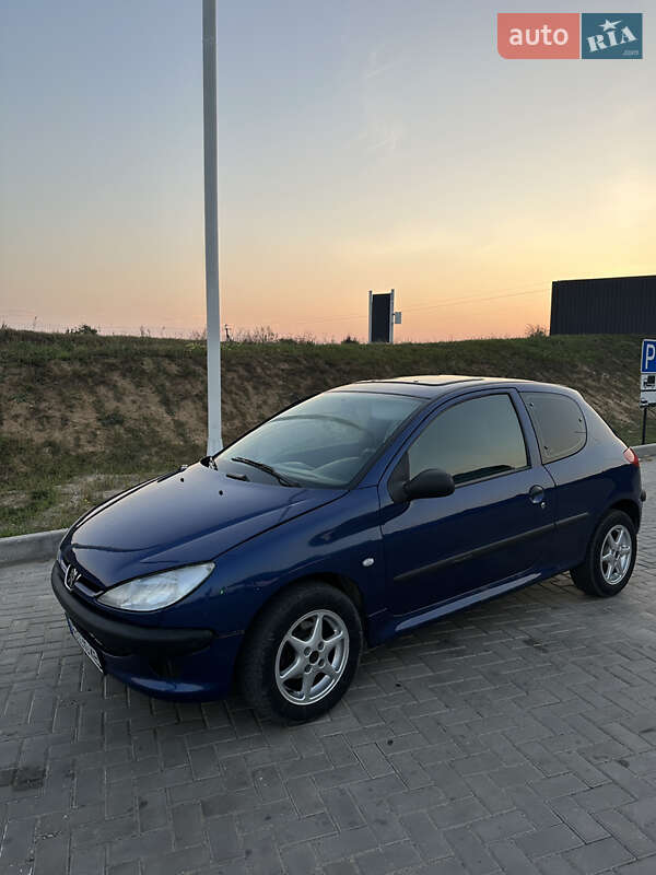 Хэтчбек Peugeot 206 2000 в Жмеринке