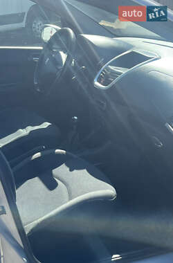 Хэтчбек Peugeot 206 2009 в 