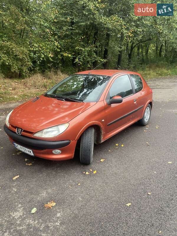 Хетчбек Peugeot 206 2000 в 