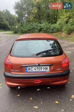 Хетчбек Peugeot 206 2000 в 
