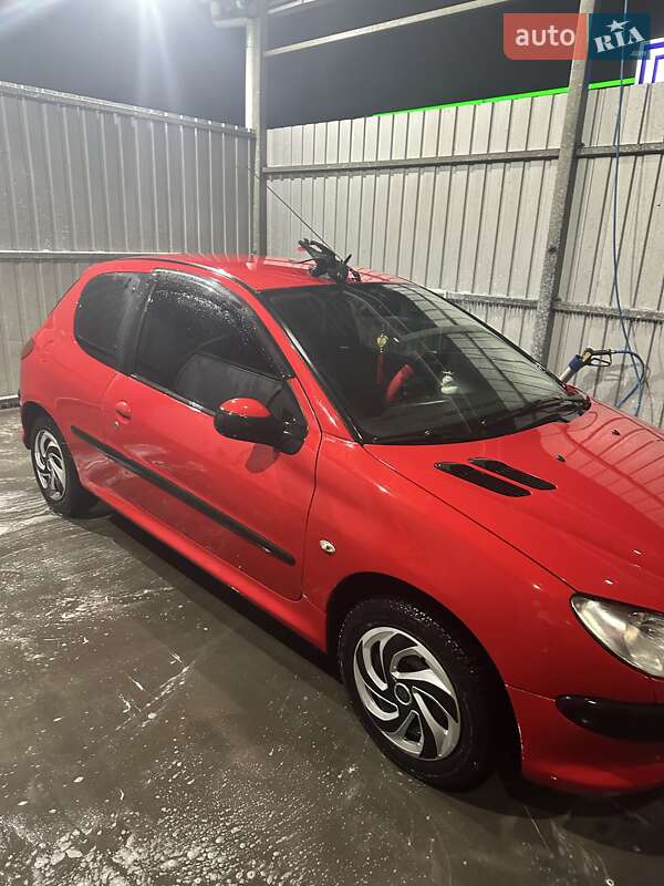 Хэтчбек Peugeot 206 2005 в Киеве