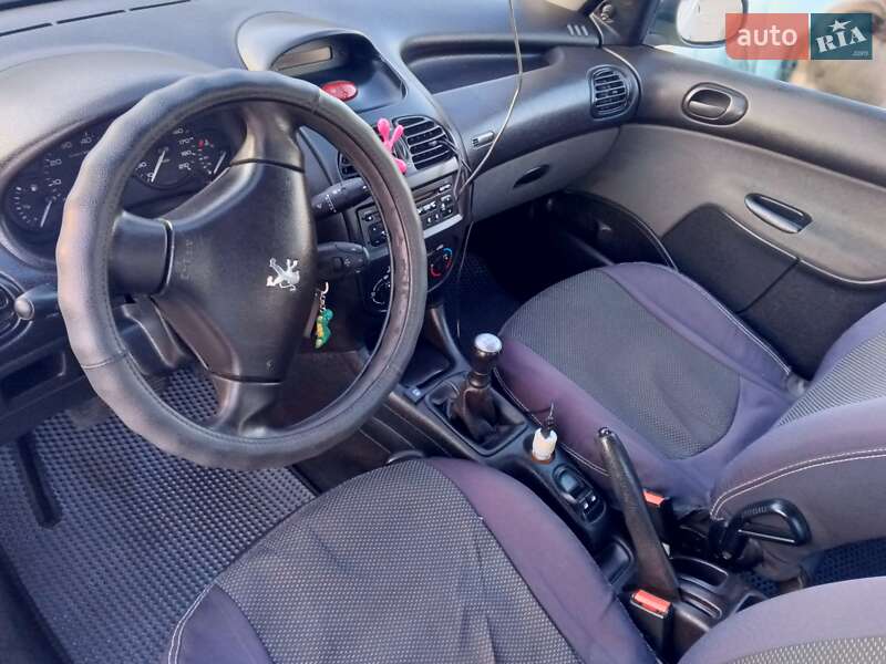 Седан Peugeot 206 2009 в Києві