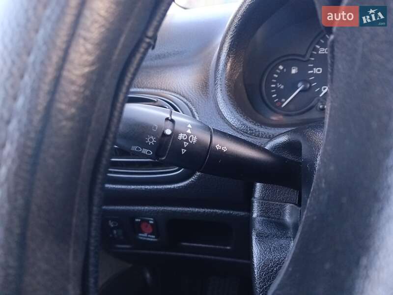 Седан Peugeot 206 2009 в Києві