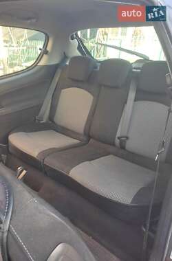 Хетчбек Peugeot 206 2002 в 