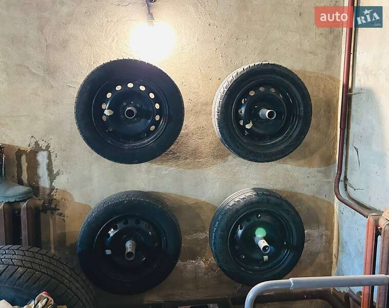 Хэтчбек Peugeot 206 2004 в Львове