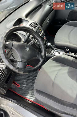 Хэтчбек Peugeot 206 2006 в 
