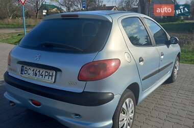 Хэтчбек Peugeot 206 2006 в 