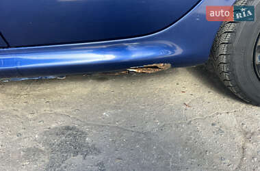 Хэтчбек Peugeot 206 2004 в 