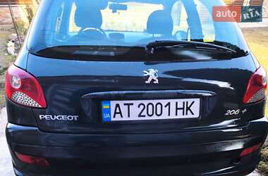 Хетчбек Peugeot 206 2011 в 