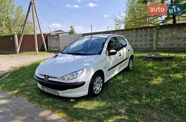 Хетчбек Peugeot 206 2008 в 