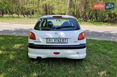 Хетчбек Peugeot 206 2008 в 