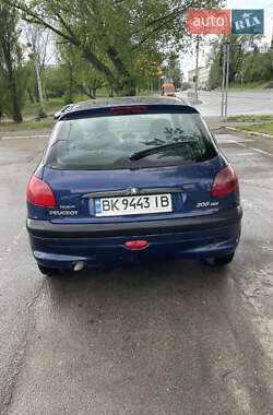 Хетчбек Peugeot 206 2002 в 