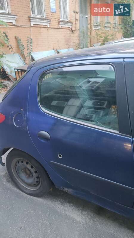 Хэтчбек Peugeot 206 2006 в Киеве