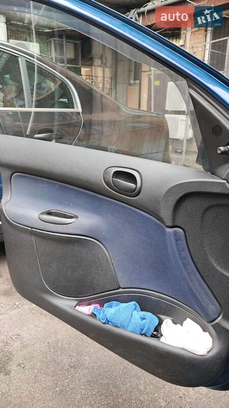 Хэтчбек Peugeot 206 2006 в Киеве