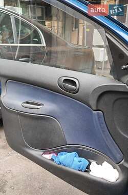 Хетчбек Peugeot 206 2006 в 