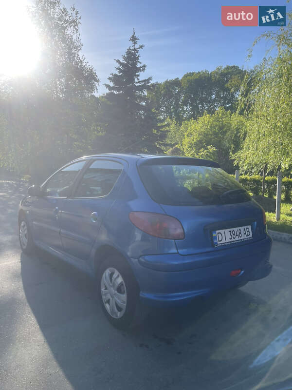 Хетчбек Peugeot 206 2005 в Дніпрі